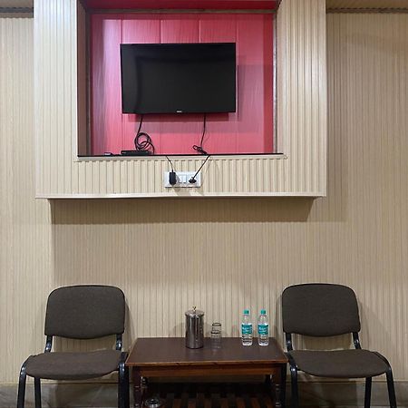 Hotel Raj Siliguri Zewnętrze zdjęcie