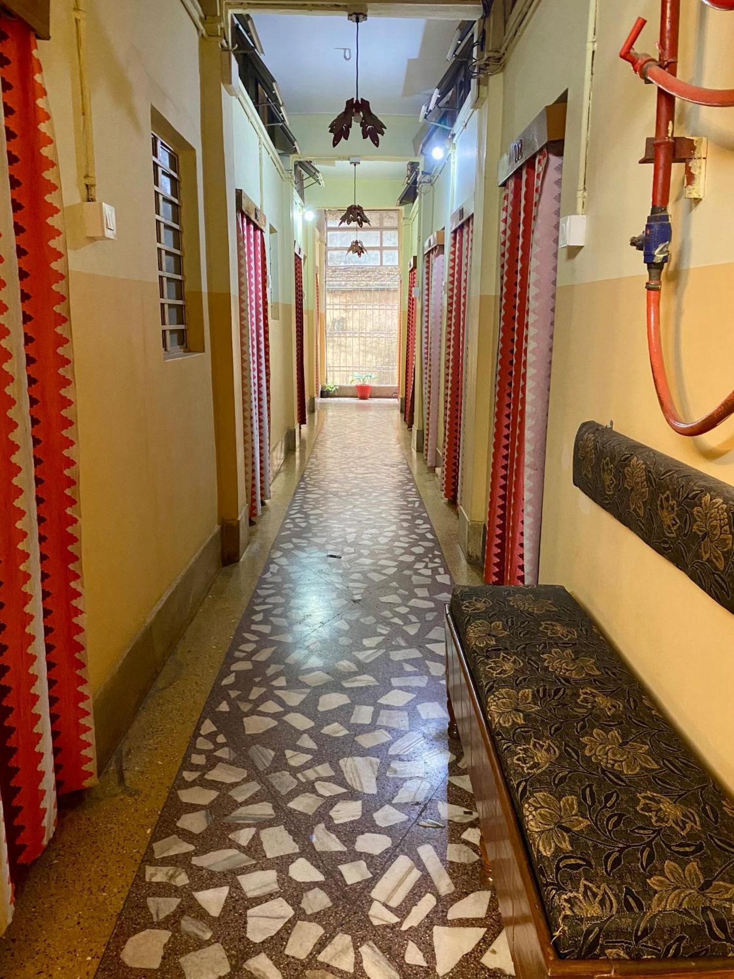 Hotel Raj Siliguri Zewnętrze zdjęcie