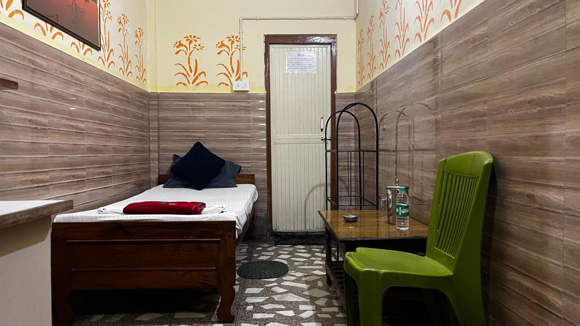 Hotel Raj Siliguri Zewnętrze zdjęcie