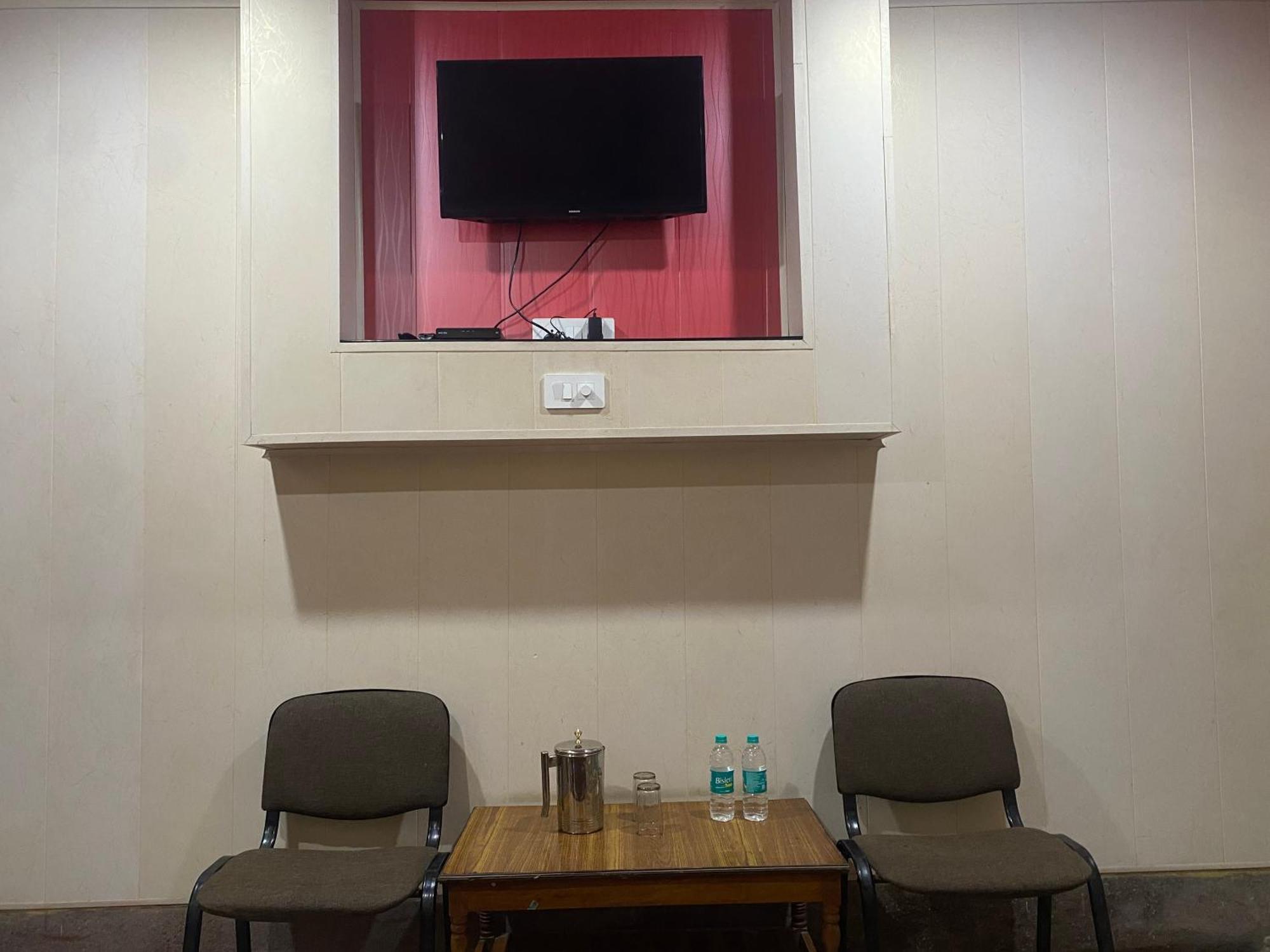 Hotel Raj Siliguri Zewnętrze zdjęcie