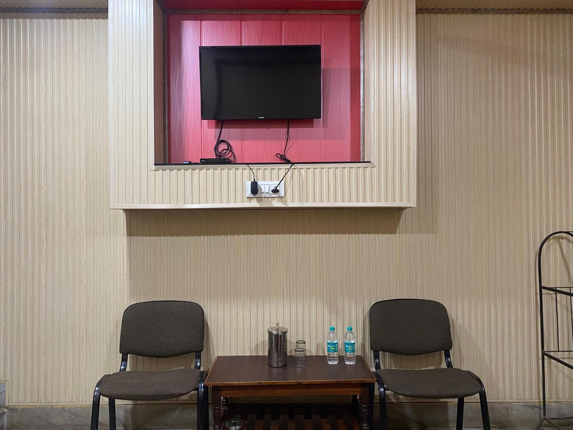 Hotel Raj Siliguri Zewnętrze zdjęcie