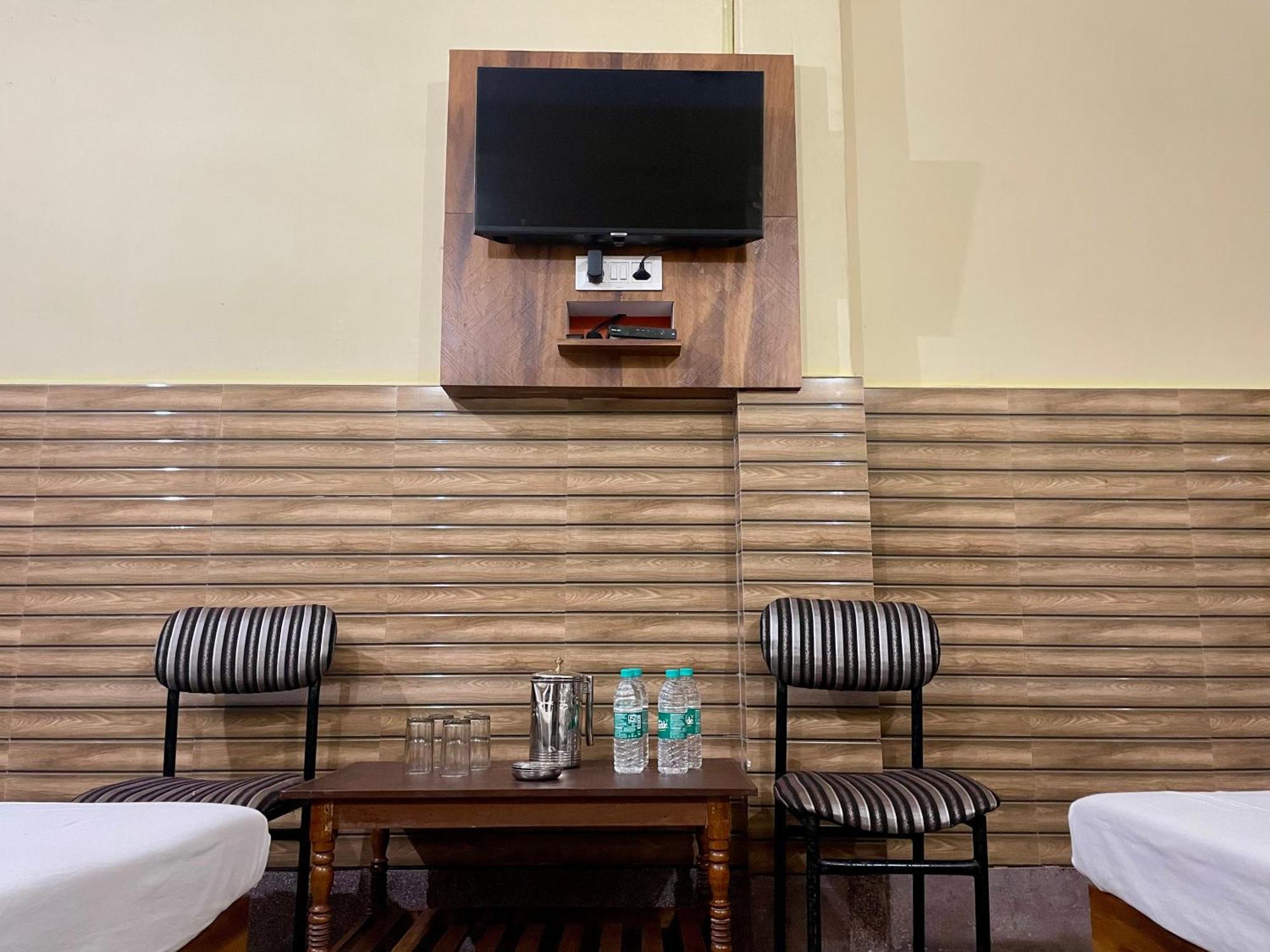 Hotel Raj Siliguri Zewnętrze zdjęcie